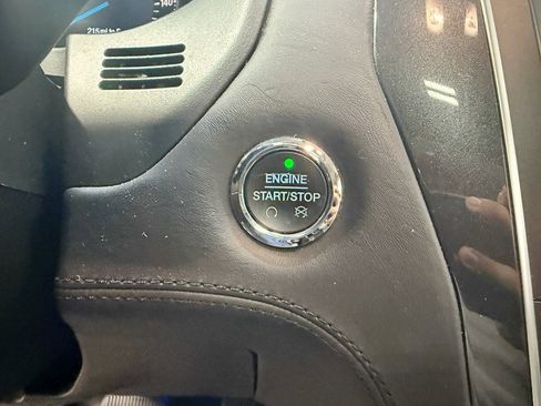 Used 2018 Ford Explorer Platinum image 16