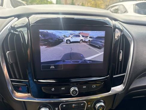 Used 2023 Chevrolet Traverse LT image 27