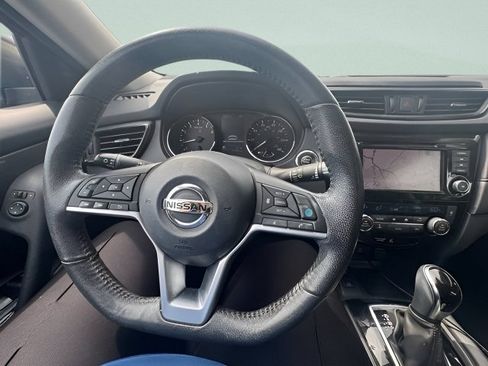 Used 2019 Nissan Rogue SV w/ Premium Package AWD/4WD image 19