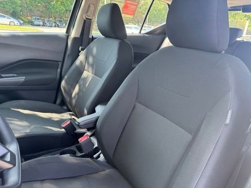 Certified 2025 Nissan Kicks Play S image 18