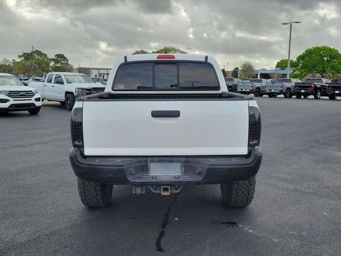 Used 2015 Toyota Tacoma PreRunner w/ SR5 Package image 16