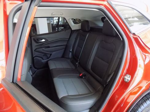 Used 2024 Chevrolet Trax LT w/ Driver Confidence Package FWD image 25