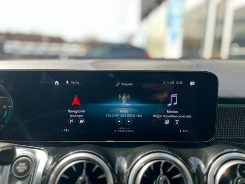 Used 2023 Mercedes-Benz GLB 250 4MATIC image 22