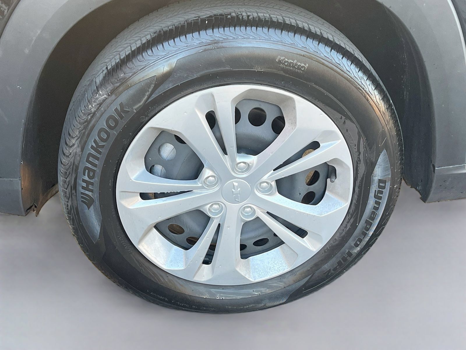 Used 2025 Chevrolet Trax LS FWD image 30