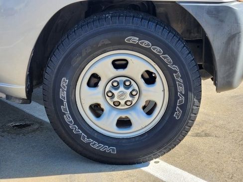 Used 2012 Nissan Xterra X image 10