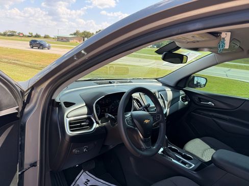 Used 2018 Chevrolet Equinox LT image 12