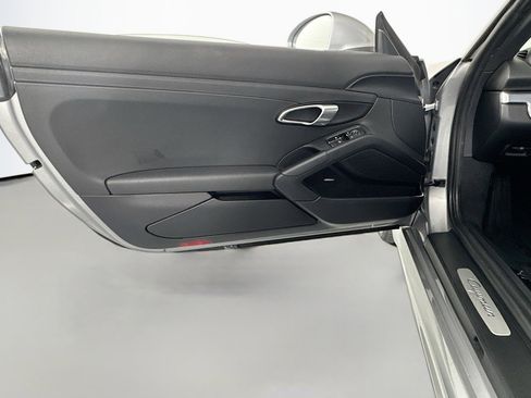 Used 2021 Porsche 718 Cayman image 17