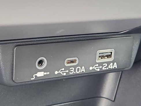 Used 2024 Subaru Crosstrek 2.0i Premium image 23