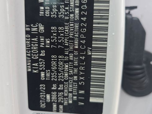 Used 2023 Kia Sorento S w/ Panoramic Sunroof Package image 19