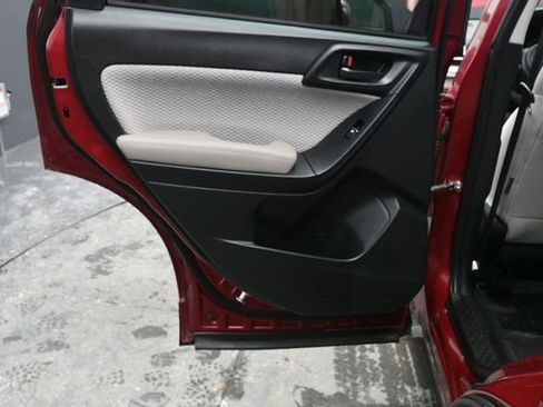 Used 2018 Subaru Forester 2.5i Premium image 14