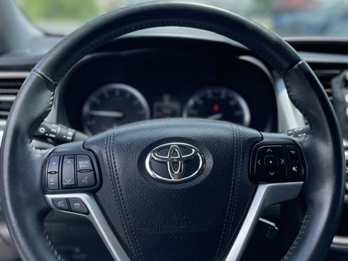 Used 2016 Toyota Highlander XLE FWD image 25