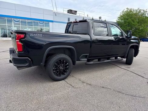 Used 2025 Chevrolet Silverado 2500 LT w/ Trail Boss Package AWD/4WD image 36