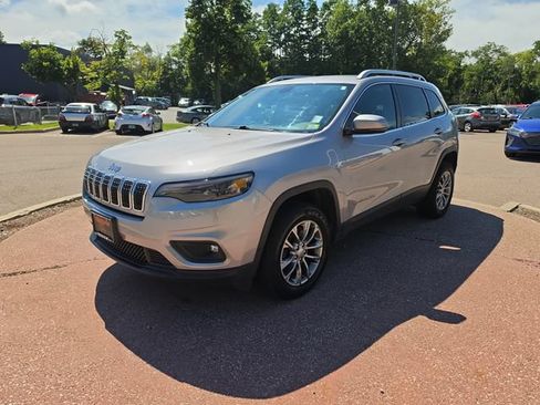 Used 2020 Jeep Cherokee Latitude Plus w/ Cold Weather Group AWD/4WD image 1