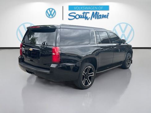 Used 2020 Chevrolet Suburban LT w/ Luxury Package RWD image 7