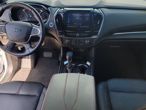 Used 2023 Chevrolet Traverse RS FWD image 40