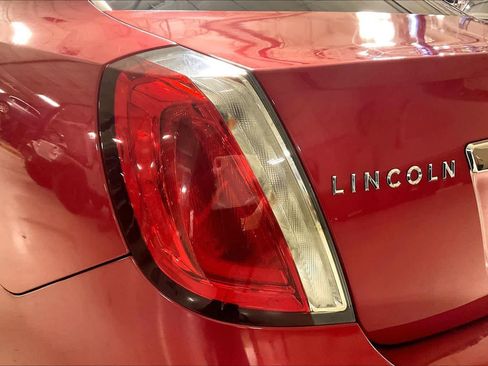 Used 2012 Lincoln MKS image 26