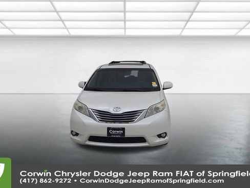 Used 2016 Toyota Sienna L image 5