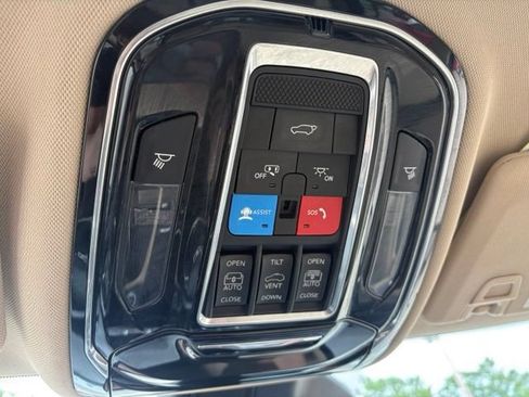 Used 2022 Jeep Grand Cherokee L Limited AWD/4WD image 45
