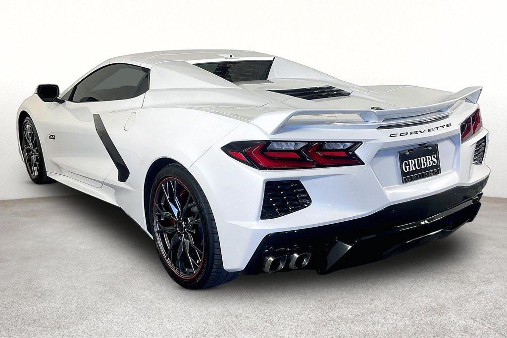Used 2023 Chevrolet Corvette Stingray Premium Conv w/ Z51 Performance Package RWD image 14