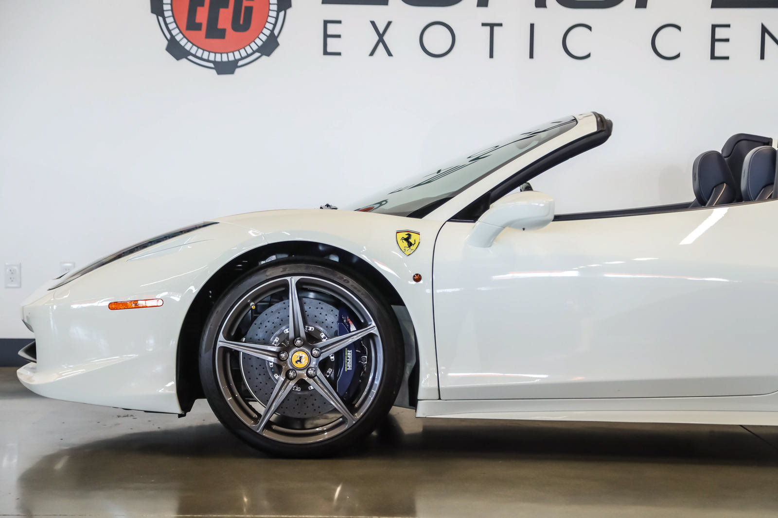 Used 2015 Ferrari 458 Spider RWD image 21