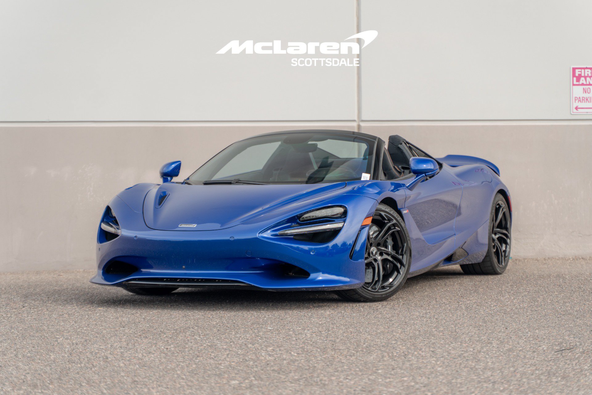 Used 2024 McLaren 750S Spider RWD image 2