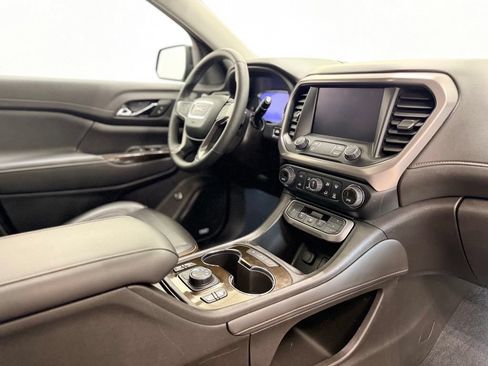 Used 2023 GMC Acadia AT4 w/ Technology Package AWD/4WD image 16