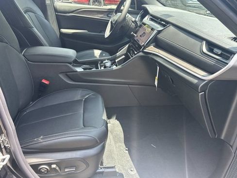 New 2026 Jeep Grand Cherokee Limited AWD/4WD image 13