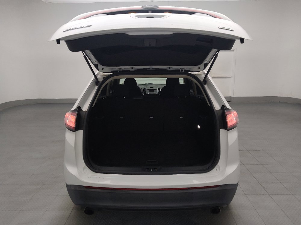 Used 2018 Ford Edge SE FWD image 29