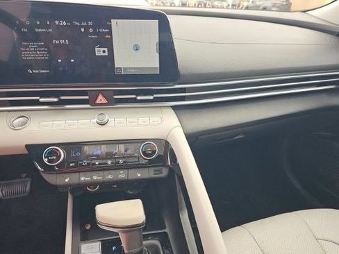 Used 2025 Hyundai Elantra Limited FWD image 16