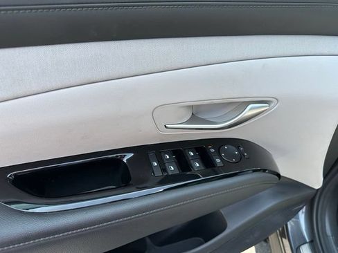 Used 2025 Hyundai Tucson Limited AWD/4WD image 19