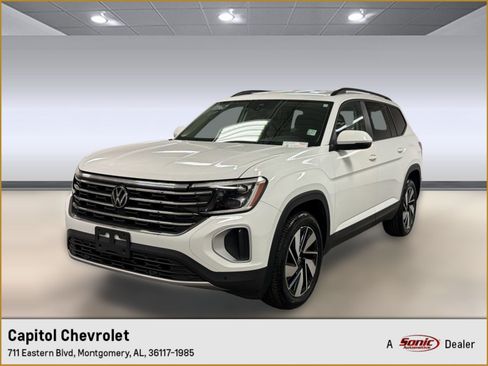 Used 2025 Volkswagen Atlas SE AWD/4WD image 1