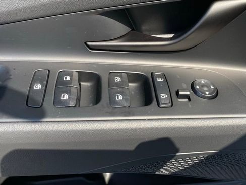 New 2025 Hyundai Elantra SEL image 11