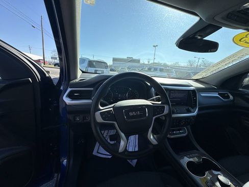 Used 2023 GMC Acadia SLE w/ Driver Convenience Package image 11