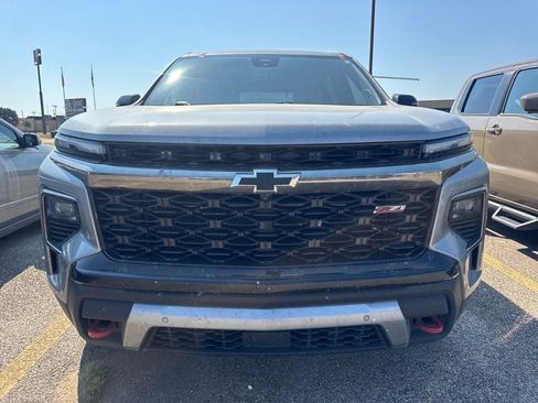 Used 2024 Chevrolet Traverse Z71 w/ Enhanced Driving Package AWD/4WD image 2