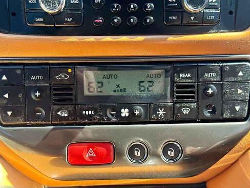 Used 2015 Maserati GranTurismo Sport image 16