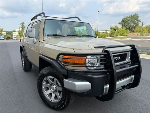 Used 2014 Toyota FJ Cruiser 4WD w/ Convenience Package image 13