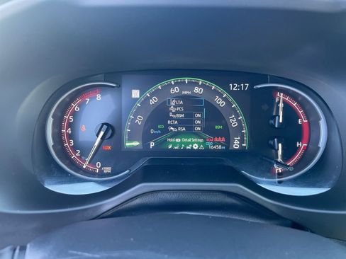 Used 2025 Toyota RAV4 XLE image 43