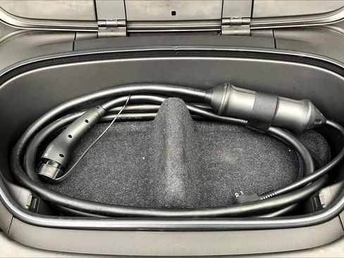 Used 2022 Volvo XC40 P8 Recharge Ultimate image 34