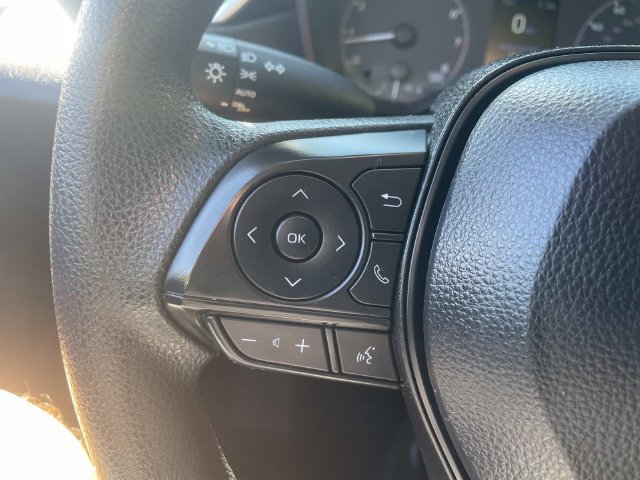 Used 2025 Toyota Corolla LE FWD image 30