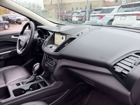 Used 2019 Ford Escape SEL image 16