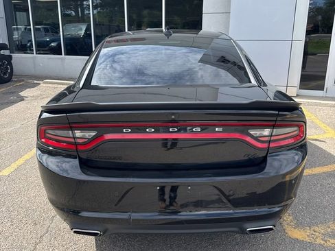 Used 2016 Dodge Charger R/T w/ Plus Group RWD image 3