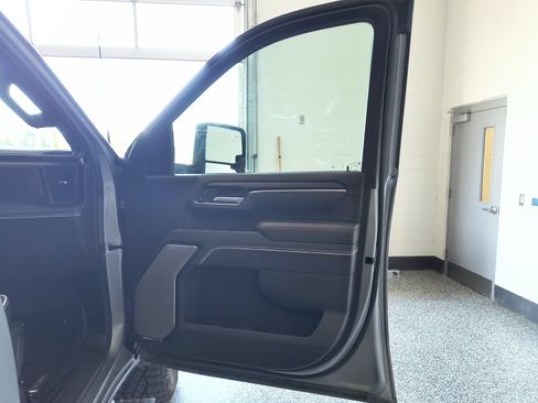 Used 2024 GMC Sierra 2500 AT4X AWD/4WD image 25