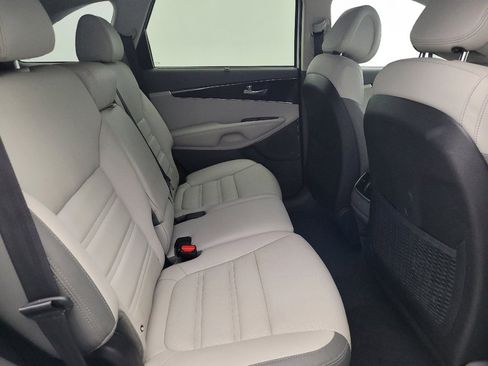 Used 2016 Kia Sorento SX FWD image 19