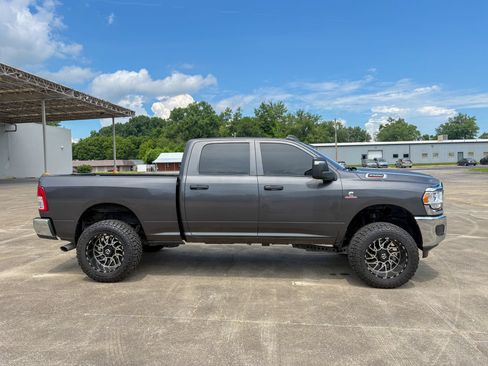 Used 2024 RAM 2500 Tradesman w/ Chrome Appearance Group AWD/4WD image 9