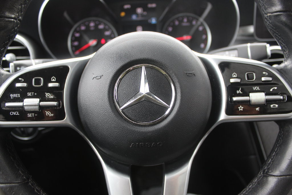 Used 2020 Mercedes-Benz GLC 300 image 27