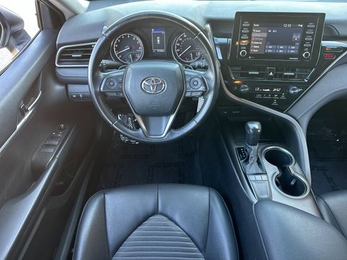 Used 2022 Toyota Camry SE image 13