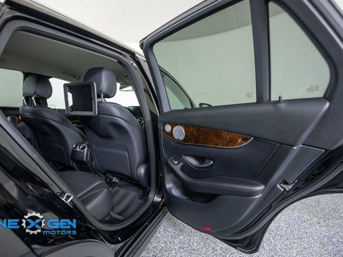 Used 2019 Mercedes-Benz GLC 300 4MATIC image 34