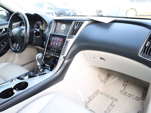 Used 2014 INFINITI Q50 Premium w/ Leather Seating Package image 17