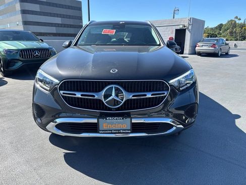 Used 2025 Mercedes-Benz GLC 350e 4MATIC image 2