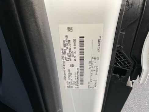 Used 2016 Ford Transit 150 XLT image 27